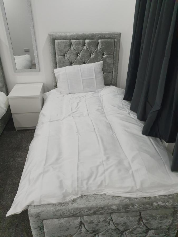 Beautiful Rooms Shaw St And Pine St Bury  Eksteriør billede