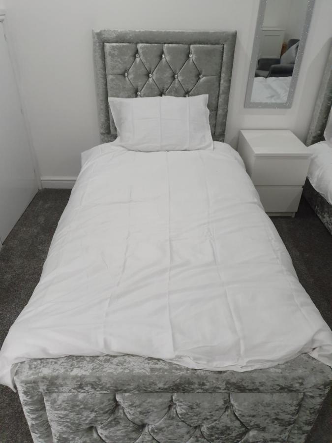 Beautiful Rooms Shaw St And Pine St Bury  Eksteriør billede